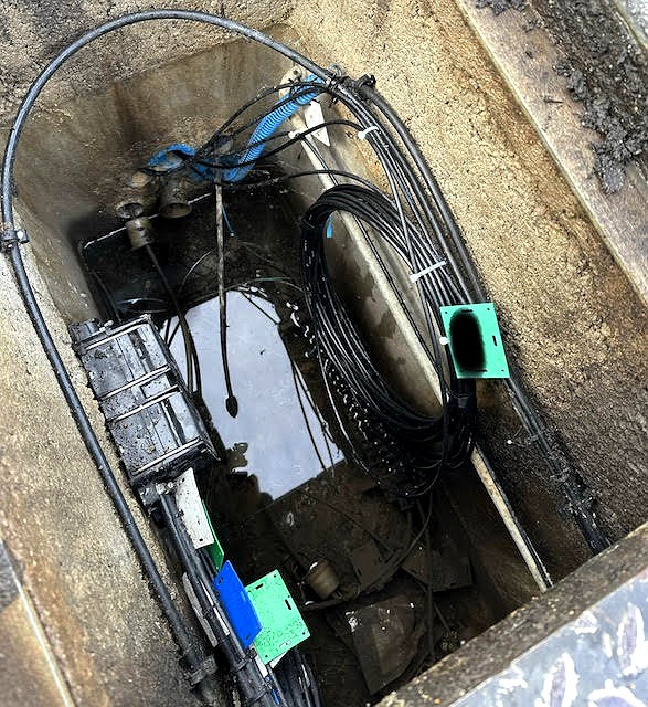 Passage de fibre par vide sanitaire