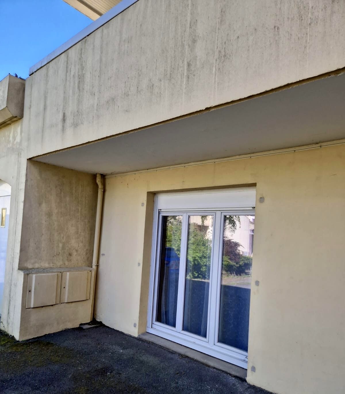 Raccordement à la fibre en façade avec passage extérieur